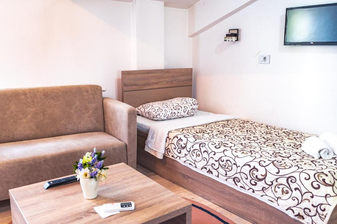 Hotel Zeleni Vir Nis Luaran gambar