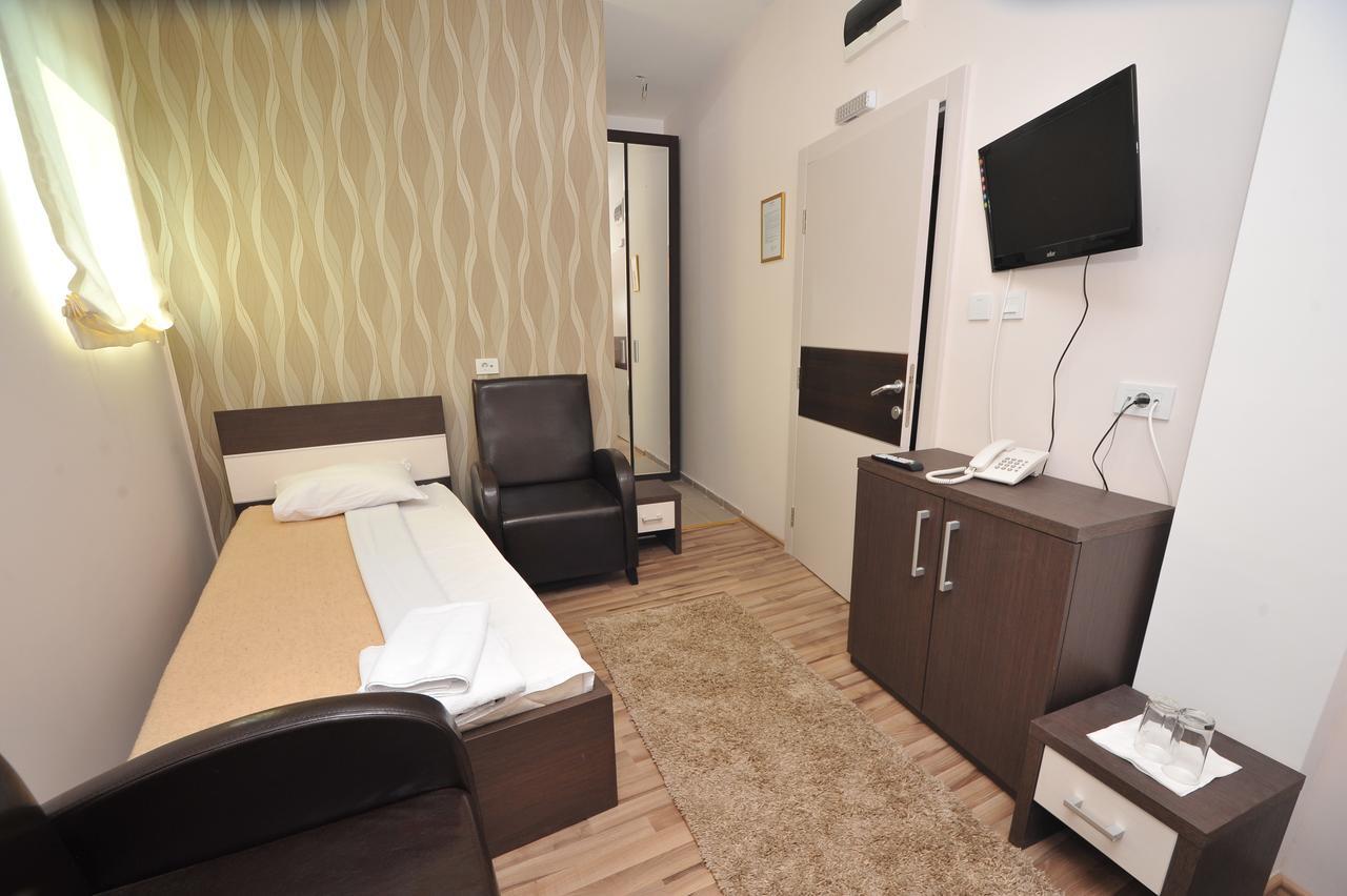 Hotel Zeleni Vir Nis Luaran gambar