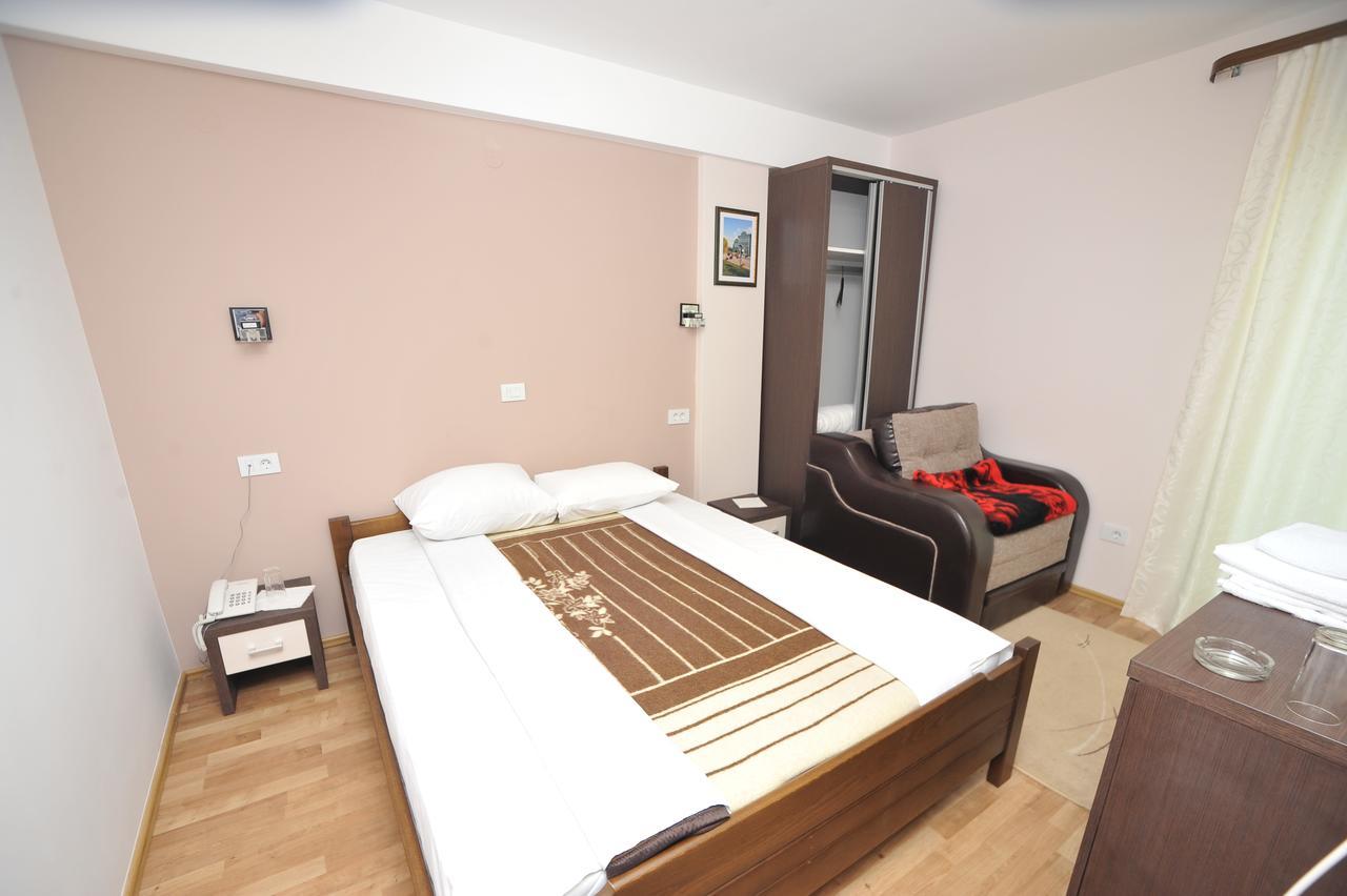 Hotel Zeleni Vir Nis Luaran gambar